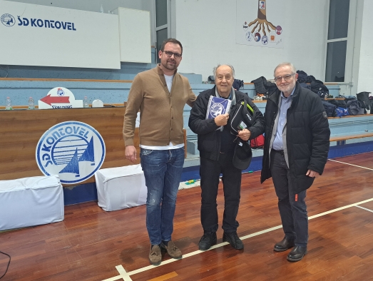 Donazione del defibrillatore al Kontovel